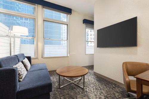 Suite Estudio Executive con cama extragrande del hotel Hampton Inn Manhattan/Downtown-Financial District. Foto 1