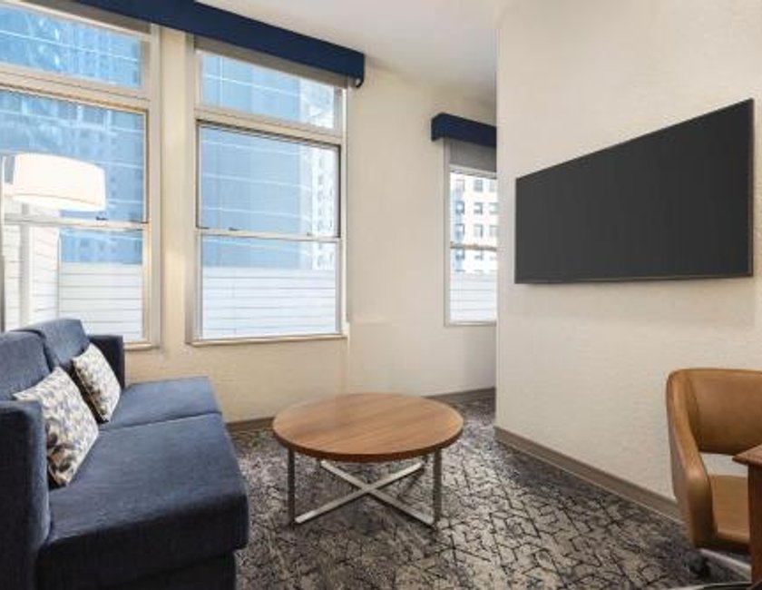 Suite Estudio Executive con cama extragrande del hotel Hampton Inn Manhattan/Downtown-Financial District. Foto 1