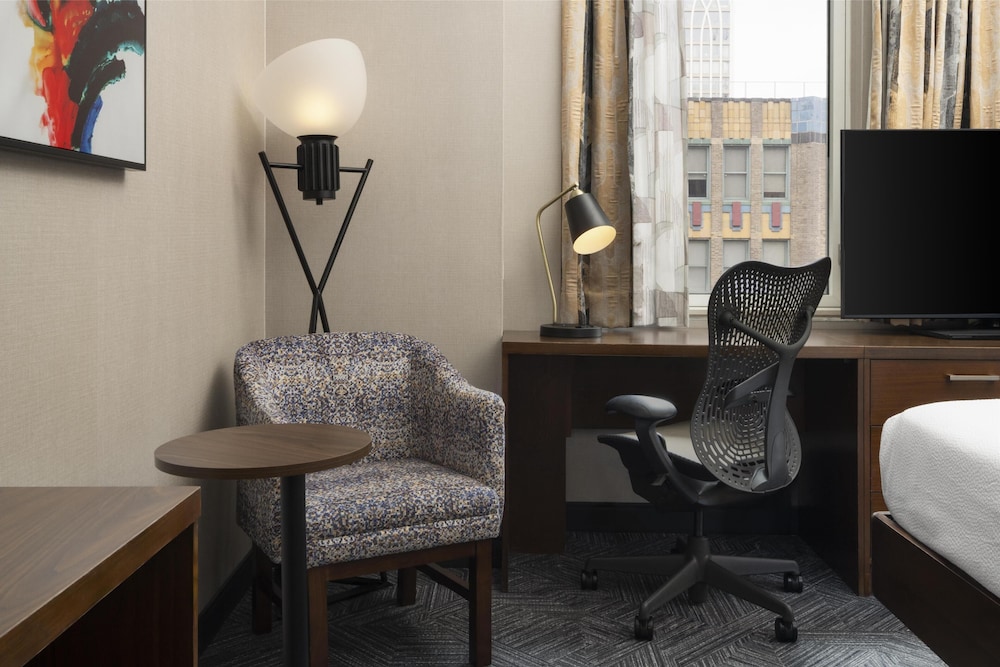 2 camas dobles accesibilidad movilidad con bañera del hotel Hilton Garden Inn New York/Midtown Park Ave. Foto 3