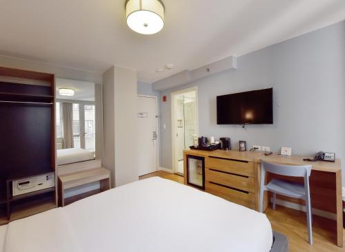 Estudio con balcón - Cama grande del hotel 32 32