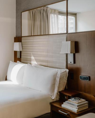 Habitación con cama grande del hotel Boutique at Grand Central. Foto 5