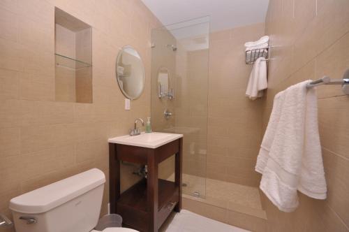 Habitación Deluxe - 1 cama grande del hotel Five44. Foto 3