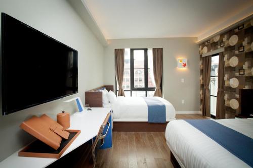Alojamiento Doble Completo con balcón del hotel NobleDEN. Foto 5