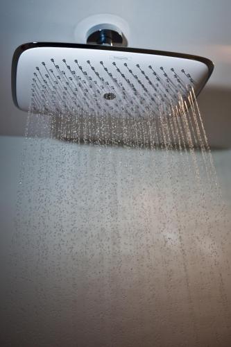 Habitación Estándar - Cama extragrande del hotel NobleDEN. Foto 4