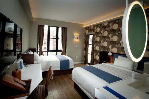 Alojamiento Doble Completo con balcón del hotel NobleDEN. Foto 3