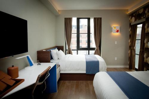 Alojamiento Doble Completo con balcón del hotel NobleDEN. Foto 4