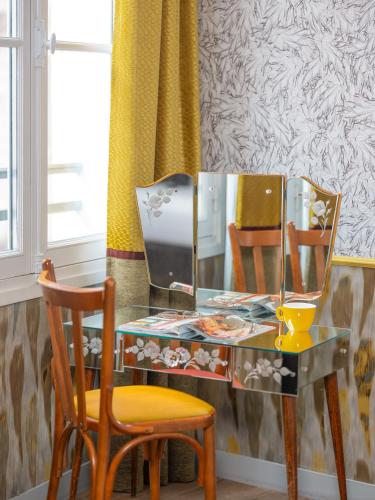 Suite Junior Neo Retro del hotel Crayon Rouge. Foto 1