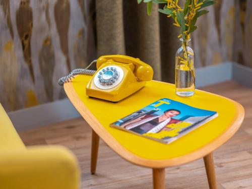 Suite Junior Neo Retro del hotel Crayon Rouge. Foto 4