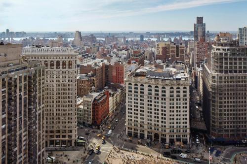 Loft con vistas a la ciudad del hotel The New York Edition. Foto 1