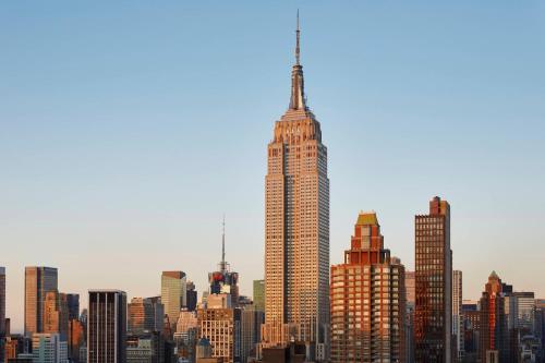 Suite Loft con vistas a la ciudad del hotel The New York Edition. Foto 6