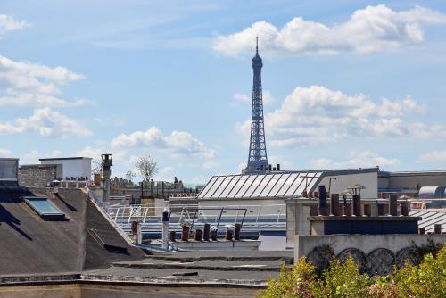 Room with Eiffel Tower View del hotel D'argenson