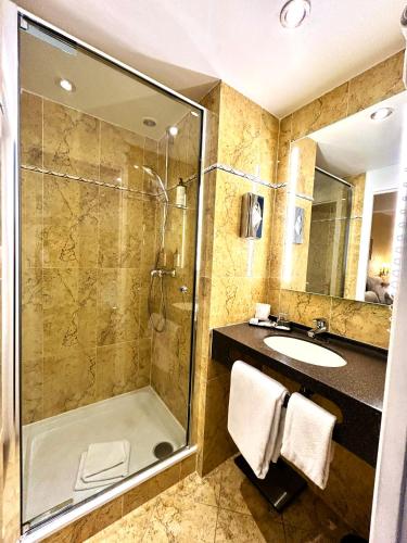 Habitación Doble Clásica Pequeña del hotel De Varenne. Foto 4