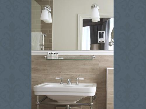 Habitación Doble del hotel The Clerk and Well Pub and Rooms. Foto 7