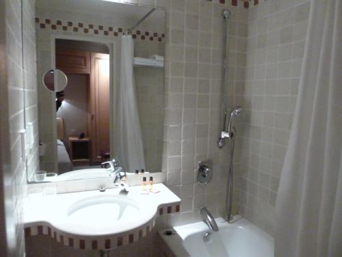 Habitación Doble Confort del hotel Du Vieux Marais. Foto 5