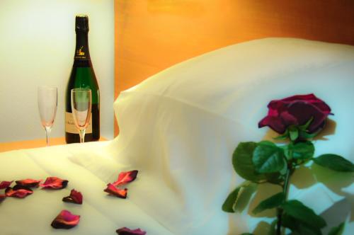 Habitación Doble Superior del hotel Eden Montmartre. Foto 3