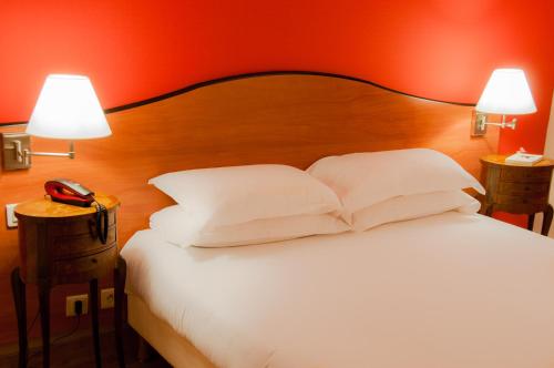 Habitación Doble Superior del hotel Eden Montmartre. Foto 9