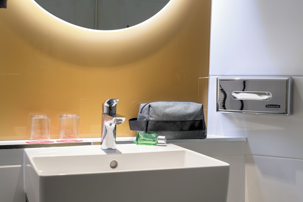 Habitación estándar doble, 1 cama de matrimonio del hotel ibis Berlin Kurfürstendamm. Foto 11