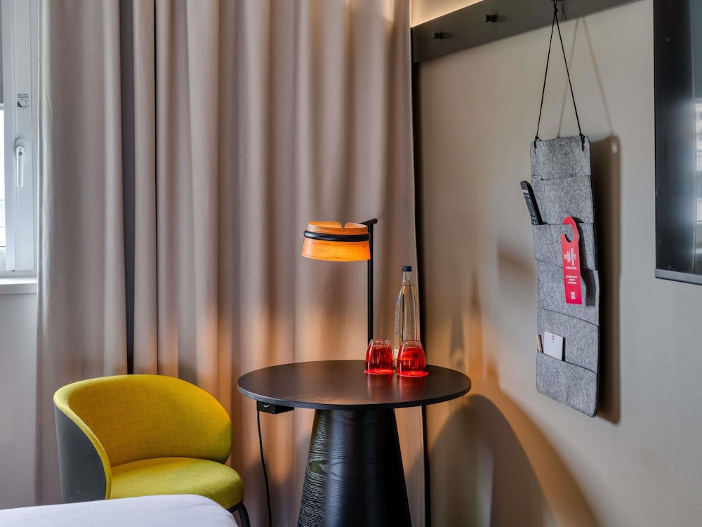 Habitación estándar con 2 camas individuales, 2 camas individuales del hotel ibis Berlin Kurfürstendamm. Foto 4
