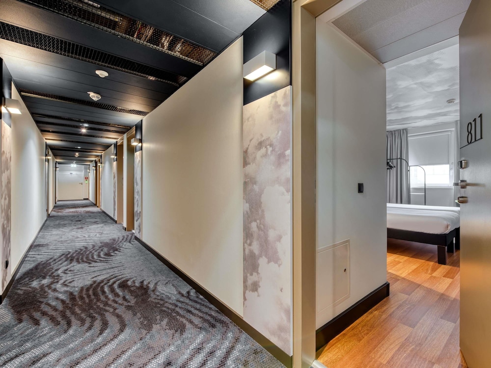 Habitación estándar con 2 camas individuales, 2 camas individuales del hotel ibis Berlin Kurfürstendamm. Foto 5