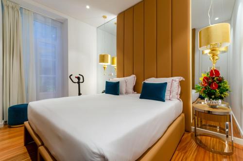 Suite Junior con vistas interiores del hotel The 7. Foto 12
