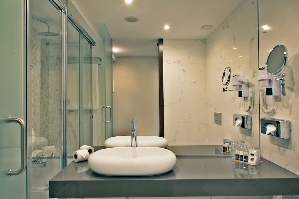 Habitación ejecutiva con 2 camas individuales del hotel Turim Saldanha. Foto 7