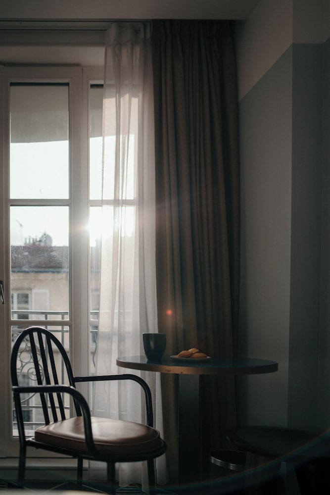 Habitación Doble Superior del hotel Eiffel Blomet. Foto 3