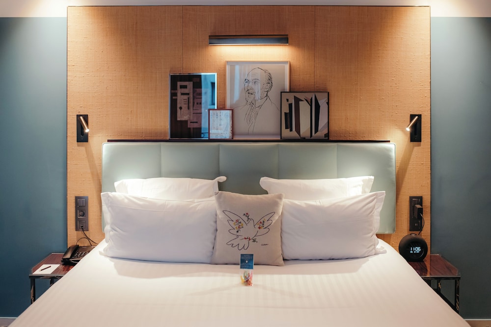 Suite Junior del hotel Eiffel Blomet. Foto 2