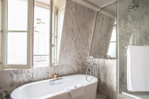 Suite with Terrace Club del hotel Esprit Saint-germain. Foto 5