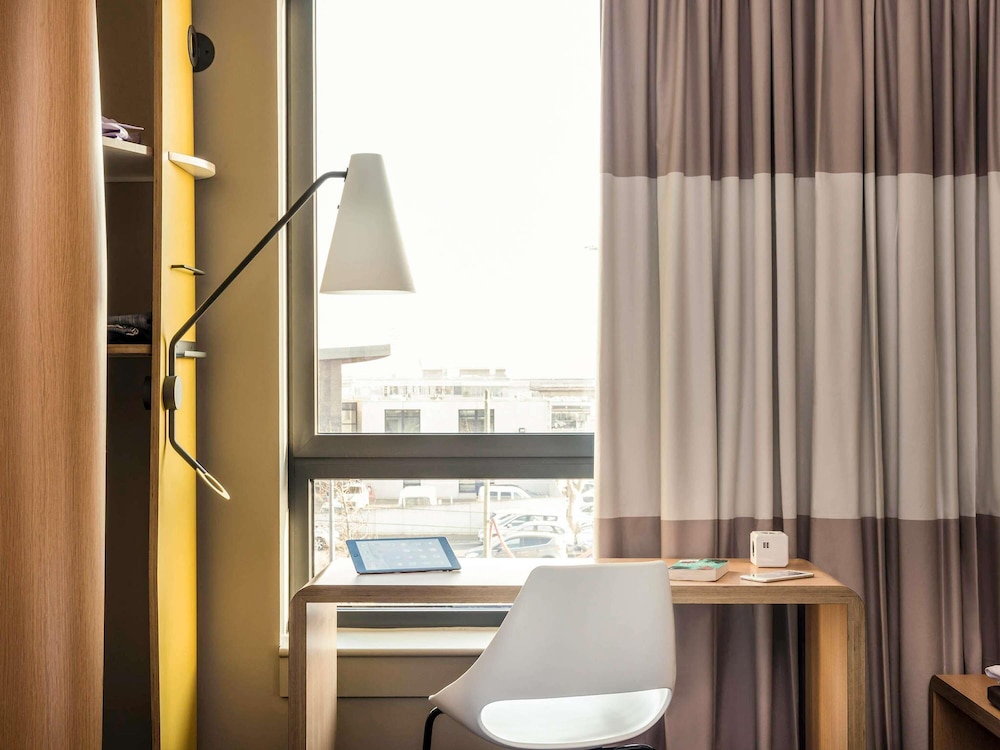 Habitación Confort, 2 camas individuales del hotel Ibis Paris Coeur D'orly Airport. Foto 2