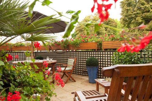 Habitación Doble con terraza del hotel Luxembourg Parc. Foto 6