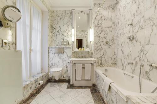 Habitación Doble Executive del hotel Luxembourg Parc. Foto 4