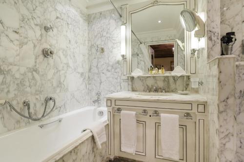 Habitación Doble Executive del hotel Luxembourg Parc. Foto 5