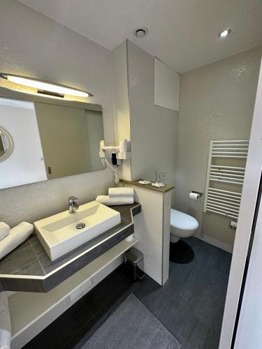 Habitación Doble Confort del hotel Nation Montmartre. Foto 3