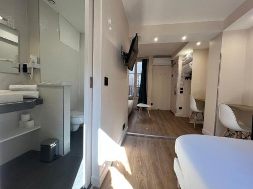 Habitación Prestige del hotel Nation Montmartre. Foto 8