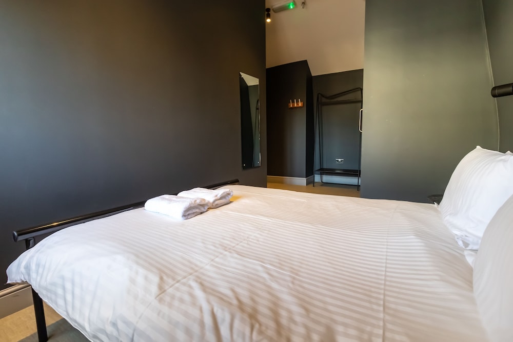 Double Room with Private Bathroom del hotel Publove @ The Steam Engine - Hostel. Foto 1