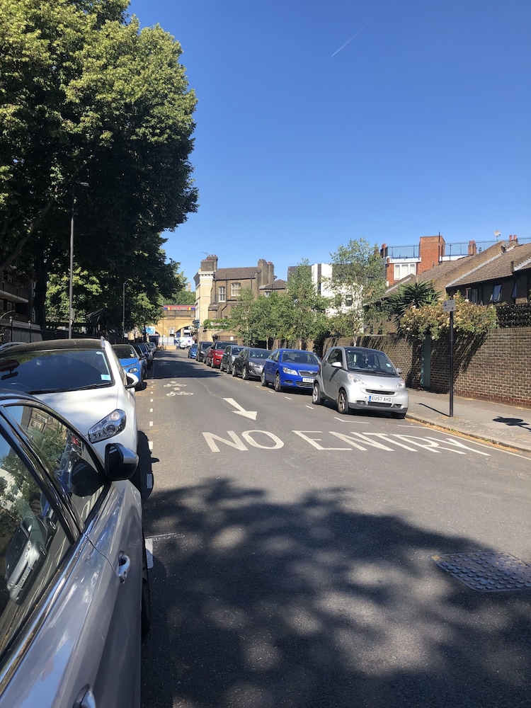 Bed in 18 Bed Mixed Dormitory Room with Shared Bathroom del hotel Publove @ The Steam Engine - Hostel. Foto 4