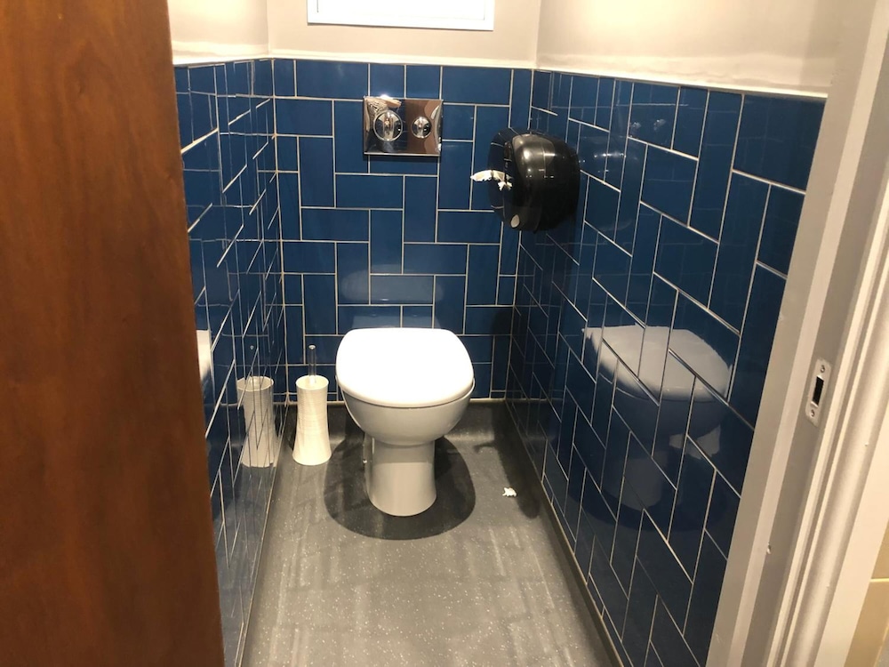 Bed in 9 Bed Female Dormitory Room with Shared Bathroom del hotel Publove @ The Steam Engine - Hostel. Foto 4