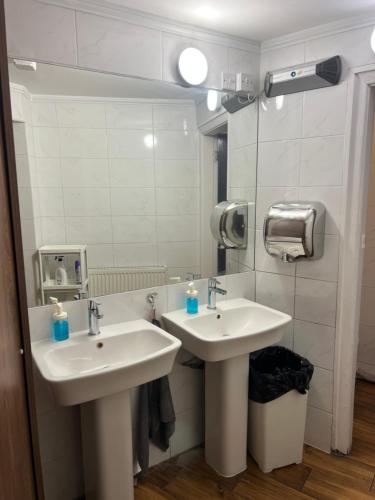 Habitación Triple con baño compartido del hotel London Waterloo 18-40 YEARS. Foto 14