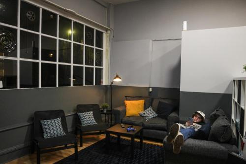 Cama en habitación compartida femenina de 3 camas del hotel London Waterloo 18-40 YEARS