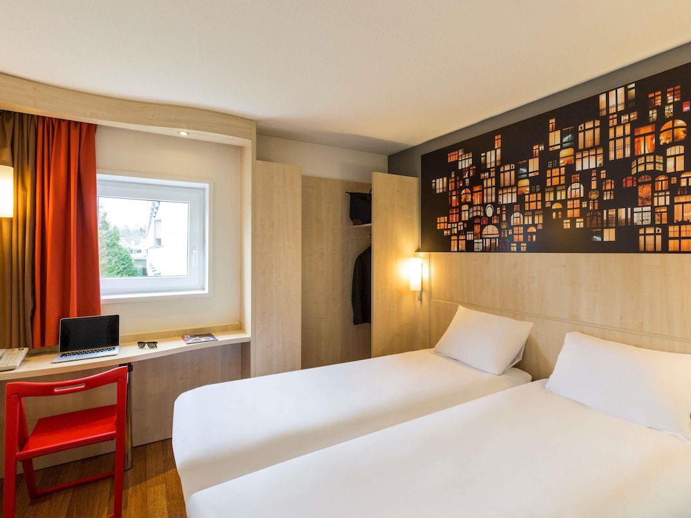 Habitación estándar, 2 camas individuales del hotel Ibis Aulnay Paris Nord Expo. Foto 5