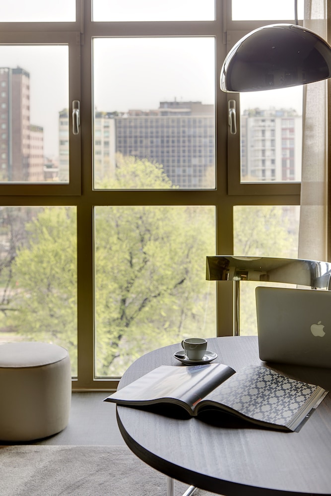 MEME Extra ME+ Junior Suite Vista Ciudad del hotel Me Milan - Il Duca. Foto 4