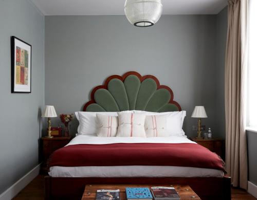 Suite Superior del hotel Artist Residence London. Foto 6