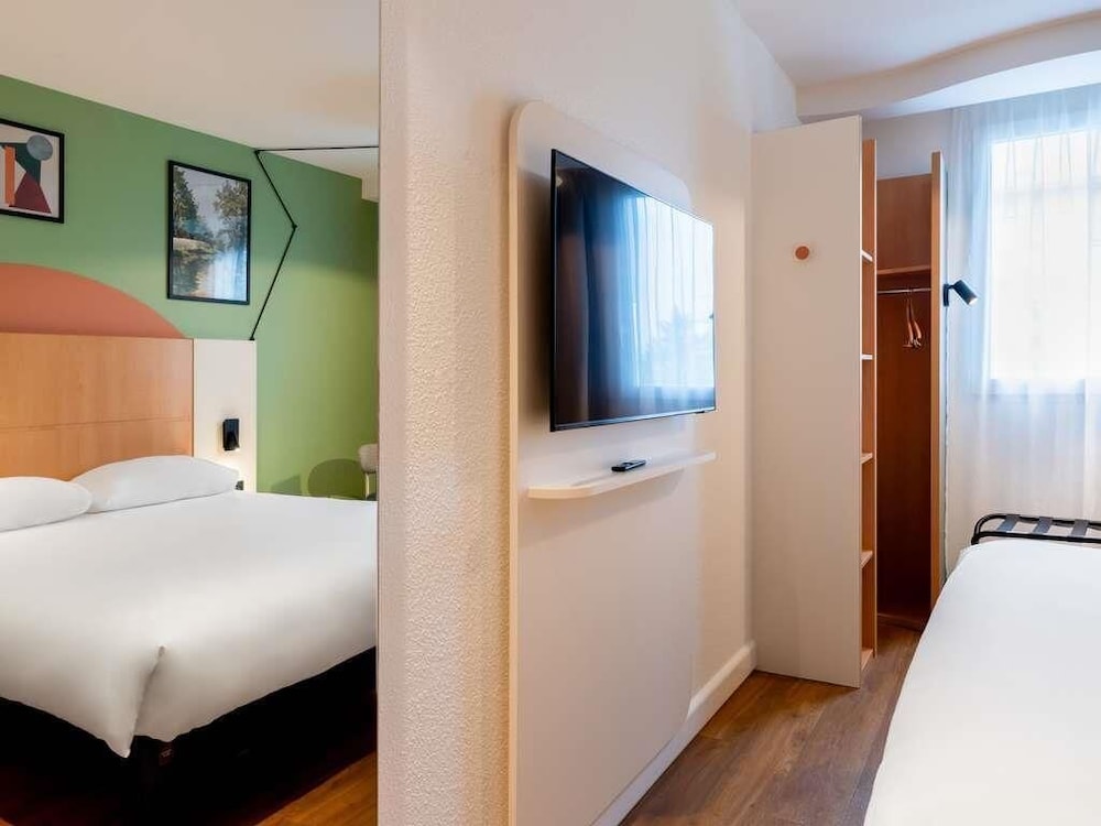Habitación Standard con una cama doble del hotel Ibis Marne La Vallée Val D'europe. Foto 3