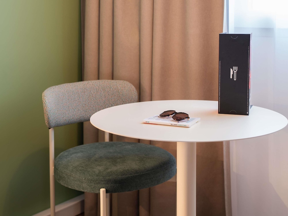 Habitación Standard con dos camas individuales del hotel Ibis Marne La Vallée Val D'europe. Foto 6