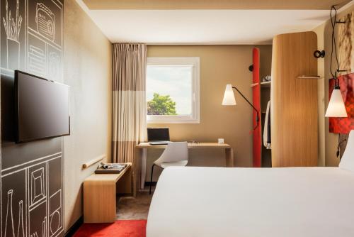 Habitación Doble Estándar del hotel Ibis Massy. Foto 1