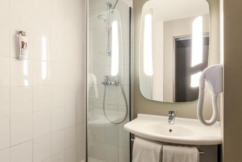 Habitación Doble Estándar del hotel Ibis Massy. Foto 4
