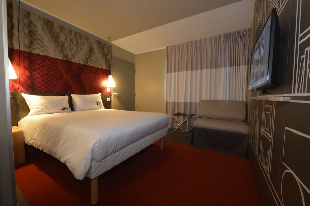 Habitación doble 2 Camas individuales del hotel Ibis Nanterre la Défense. Foto 1
