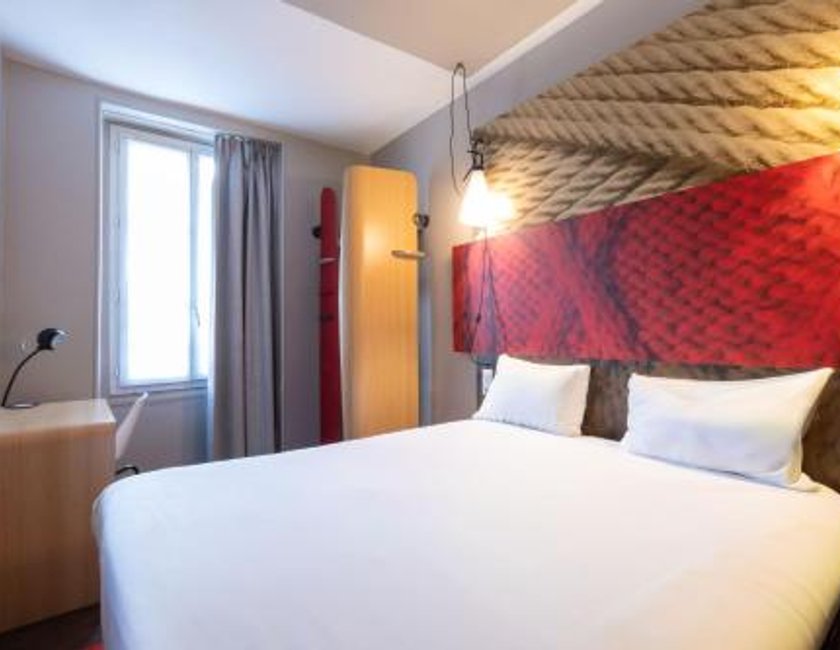 Habitación Doble Estándar del hotel Ibis Paris Avenue De La Republique. Foto 1