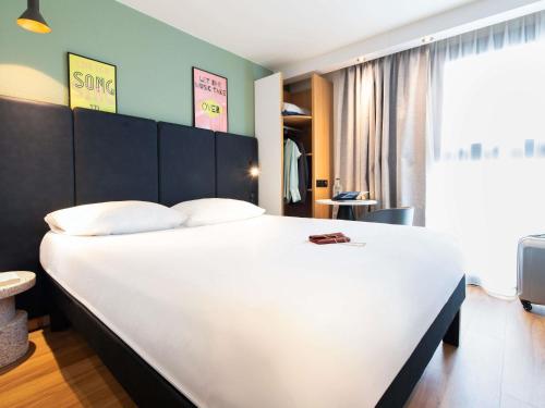 Habitación Doble Estándar del hotel Ibis Paris Bastille Faubourg Saint Antoine 11ème. Foto 6