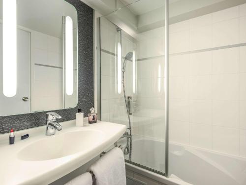 Habitación Doble Estándar del hotel Ibis Paris Bastille Faubourg Saint Antoine 11ème. Foto 9
